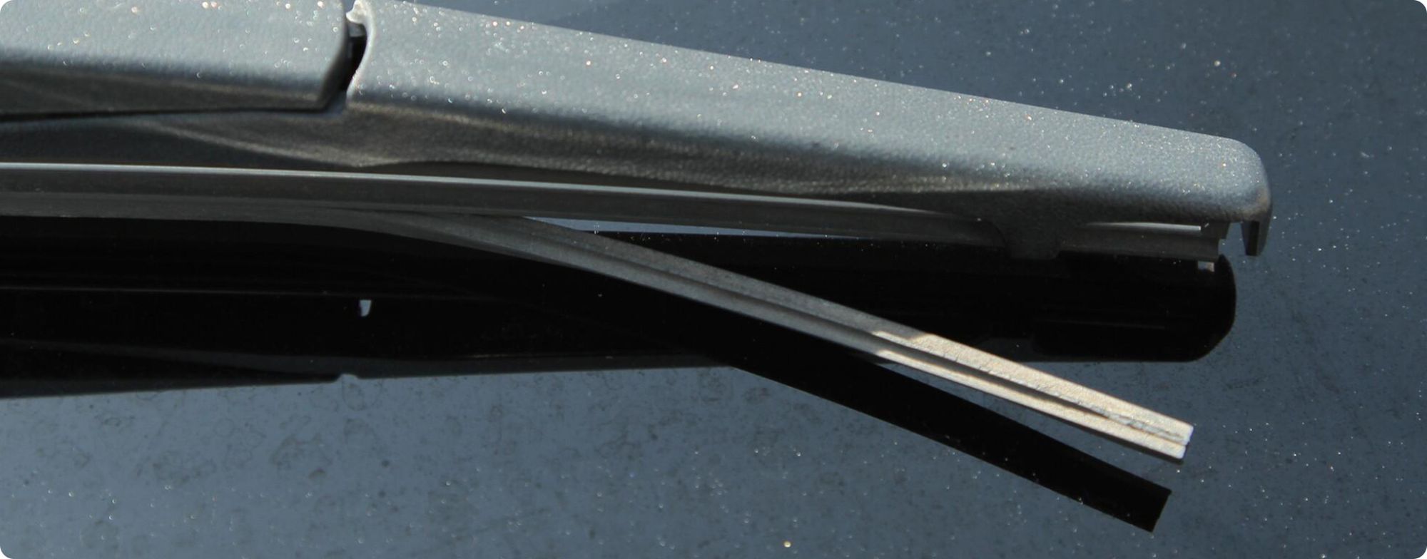 ワイパーの車検での検査項目は？交換時期や費用目安を解説