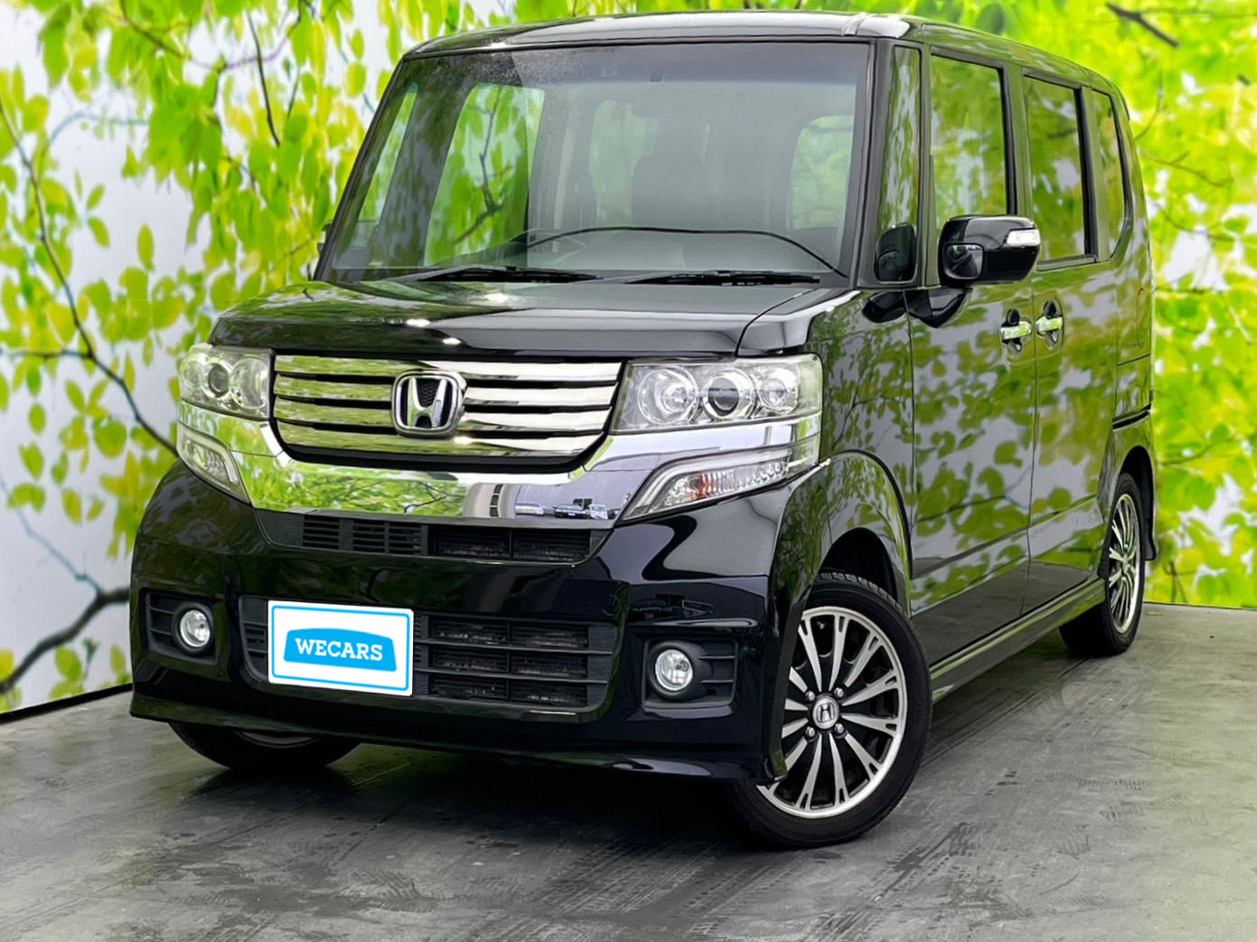 ホンダ N-BOXカスタムの平成23年12月（2011年12月） 発売モデル