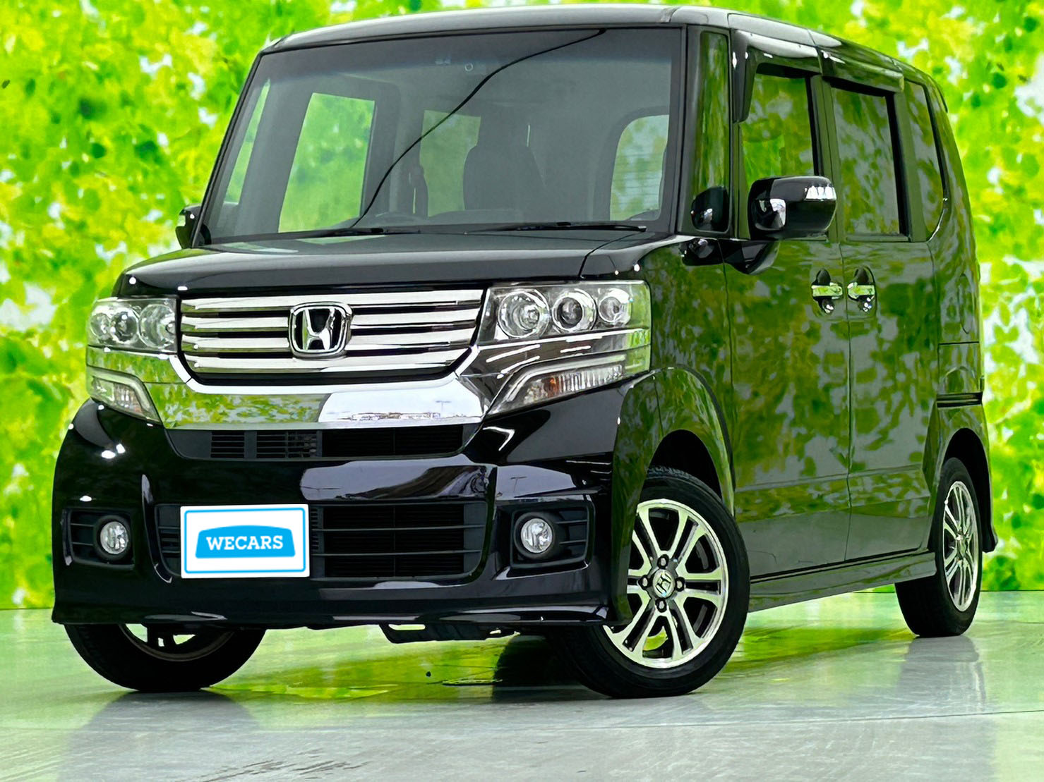 ホンダ N-BOXカスタムの平成24年12月（2012年12月） 発売モデル