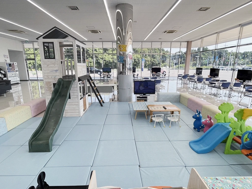 石岡店｜WECARS（ウィーカーズ）