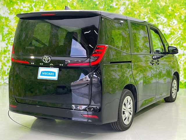 新型ノア・ヴォクシー写真