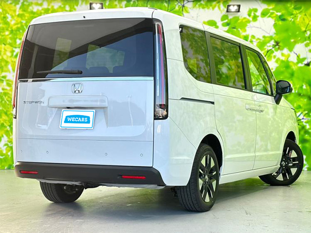 新型ステップワゴン写真
