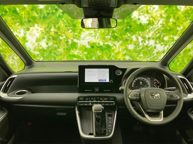 新型ノア・ヴォクシー写真