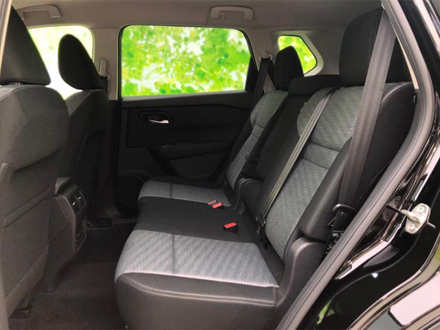 新型エクストレイル写真